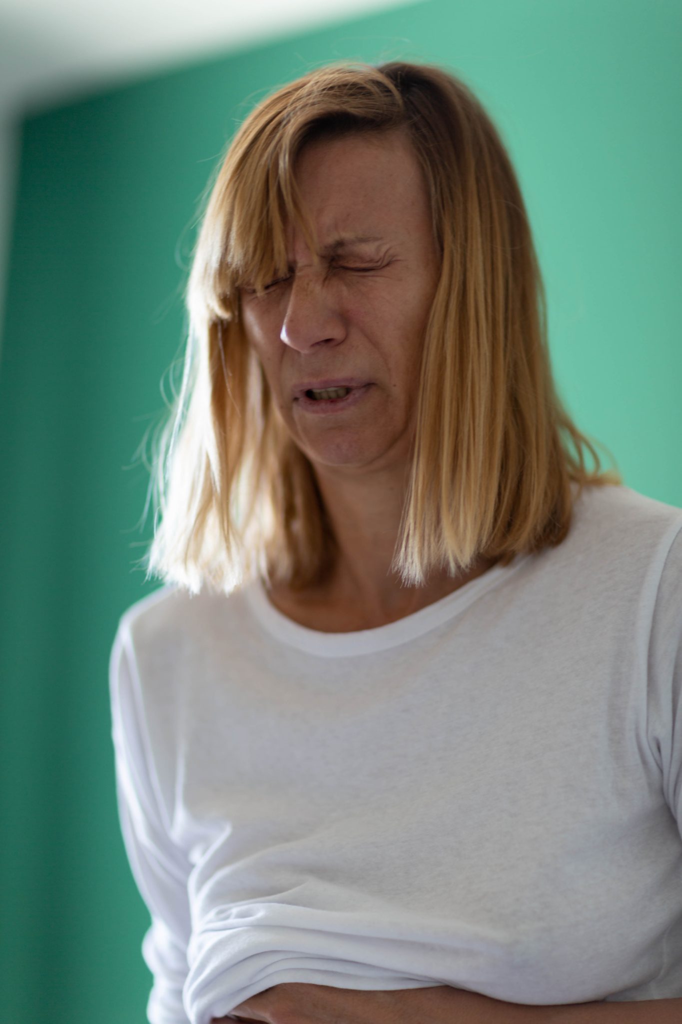 Cris masturbandose con sus juguetes